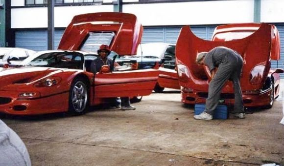 How great is it to have 2 units of the Ferrari F50 in plain sight? Both of these beauties were located in Brunei decades ago. 
