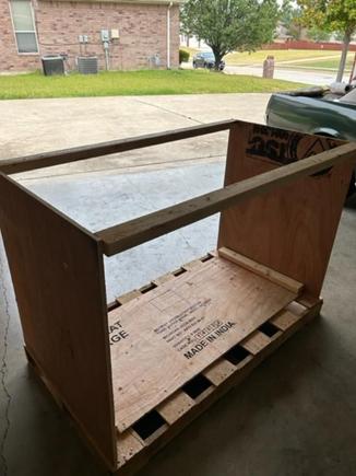Crate, all sides are boarded.
