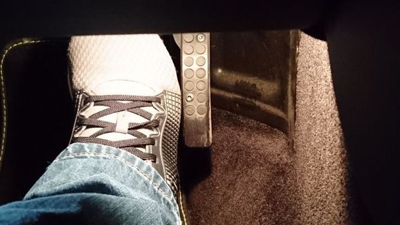 I don't have particularly wide feet, and Heel/Toe shifting in the Vantage was extremely difficult (and uncomfortable to even get close to performing well).