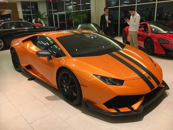 Sick Lamborghini Huracan LP 610-4 Aero Kit at Lamborghini Sterling in Virginia.