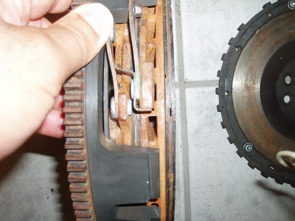 Image shows very little wear on flywheel contact clutch surface