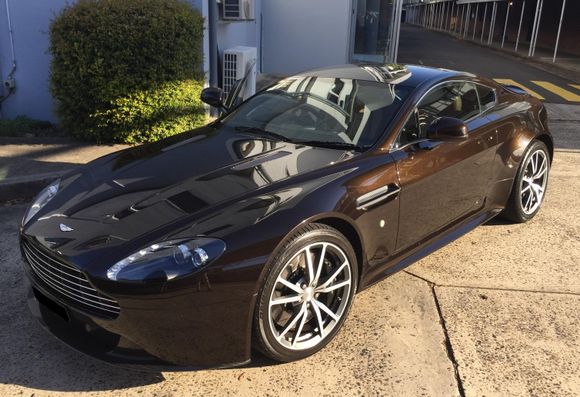 V8 Vantage s - Marron Black