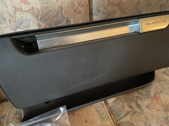 Another angle attempting to show that the lever inside slides but does not activate to right side pin.