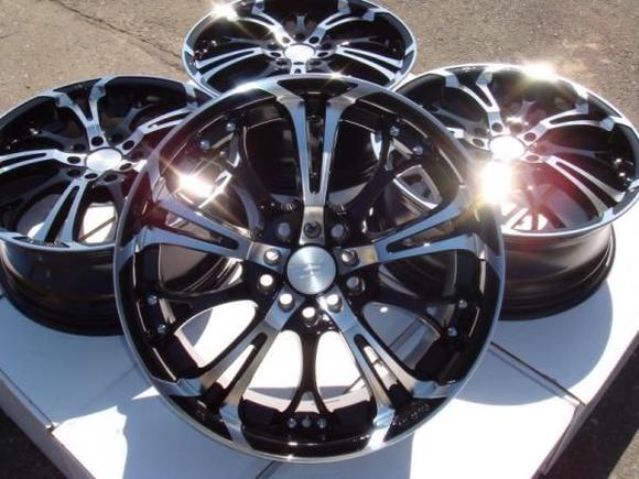 17 inch , 4 lug