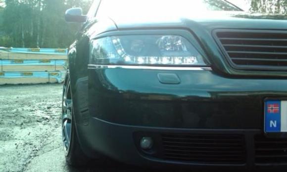 black "devil" headlight :-) cool i think!