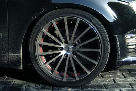 2" Drop with 18" Asan-5 Rims and Blacked Out Reflector