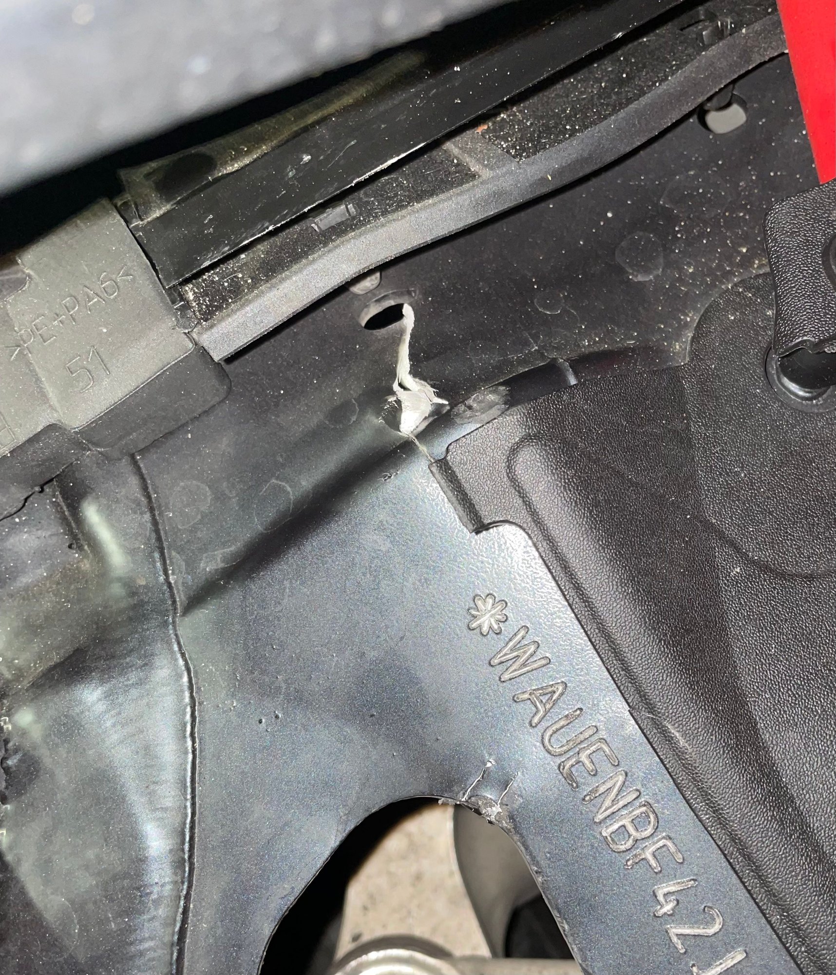 Crack in strut tower AudiWorld Forums