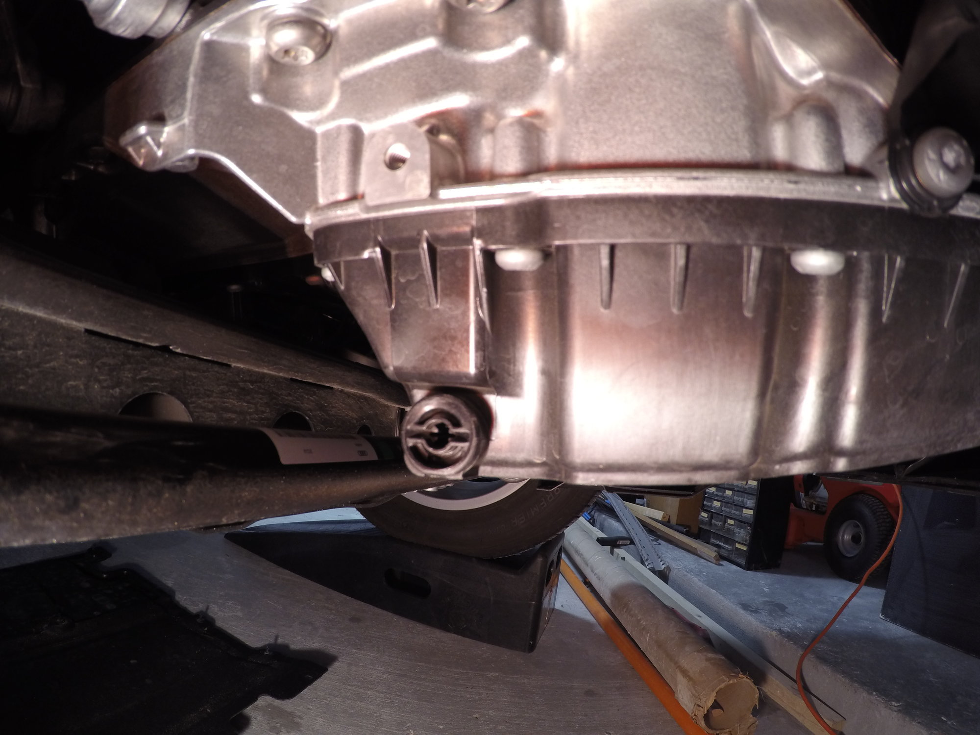 2018 Q5 Oil Pan Plug I Ve Never Seen Anything Like It Audiworld Forums