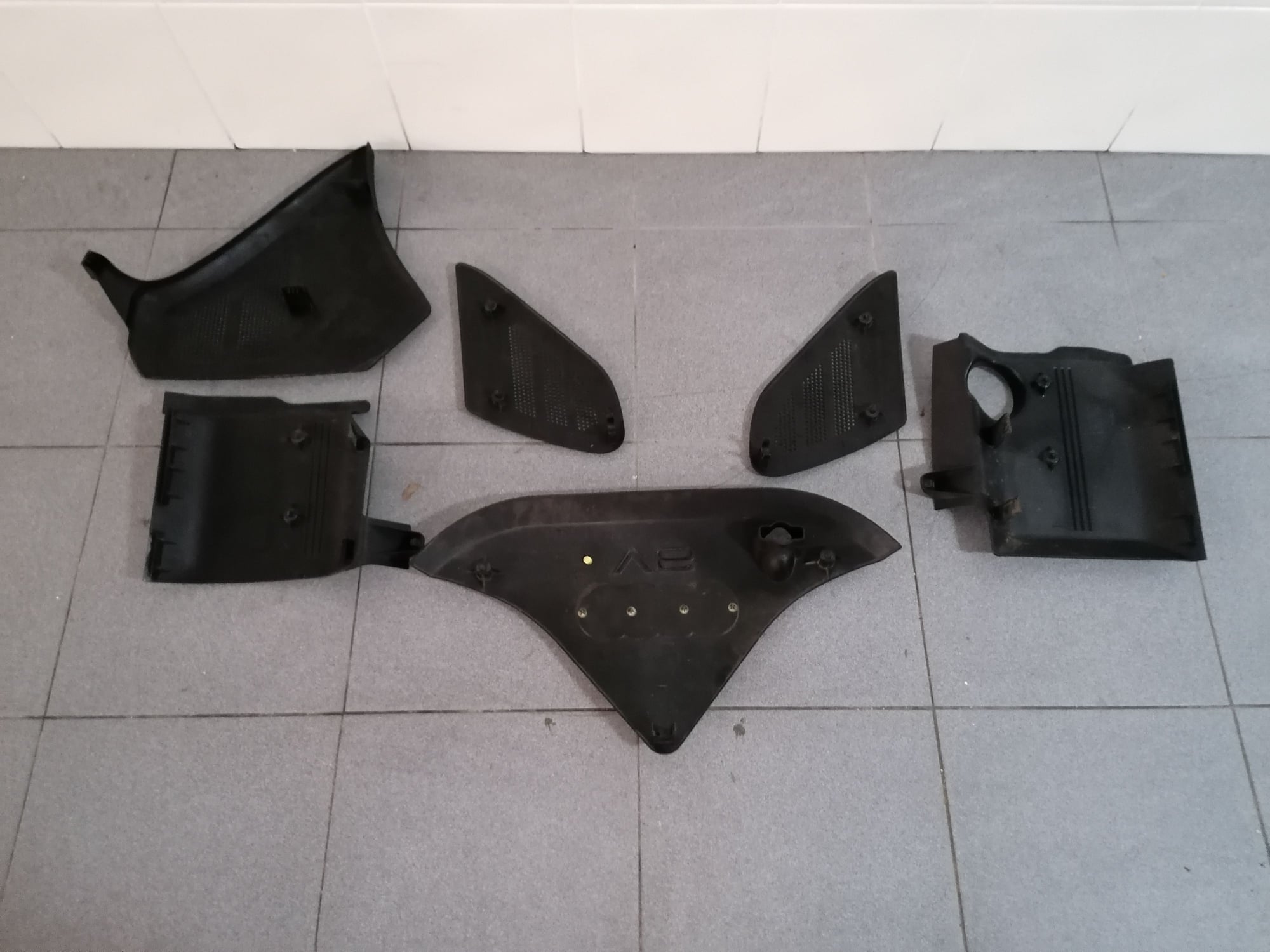 Audi Other Full set of AUDI 2.7T engine covers with locking pins ...