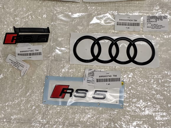 Gloss Black Front & Rear RS5 Badges  and Rear Sportback Rings