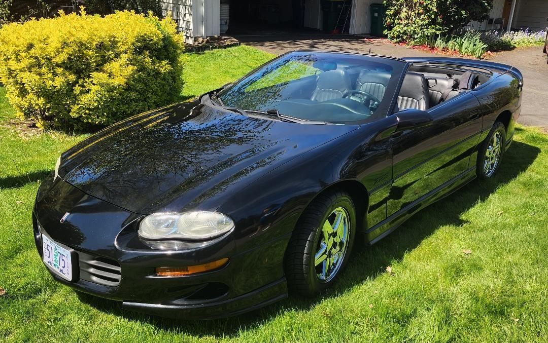 Sleek and low - looks and sounds great 2000 z28