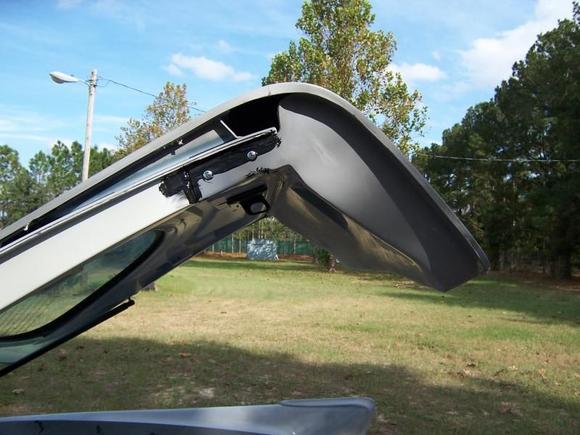 Trunk lid attached to the camaro rear hatch