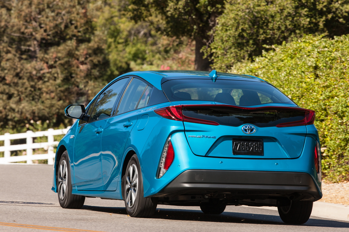 2019 Toyota Prius Prime Review - CarsDirect