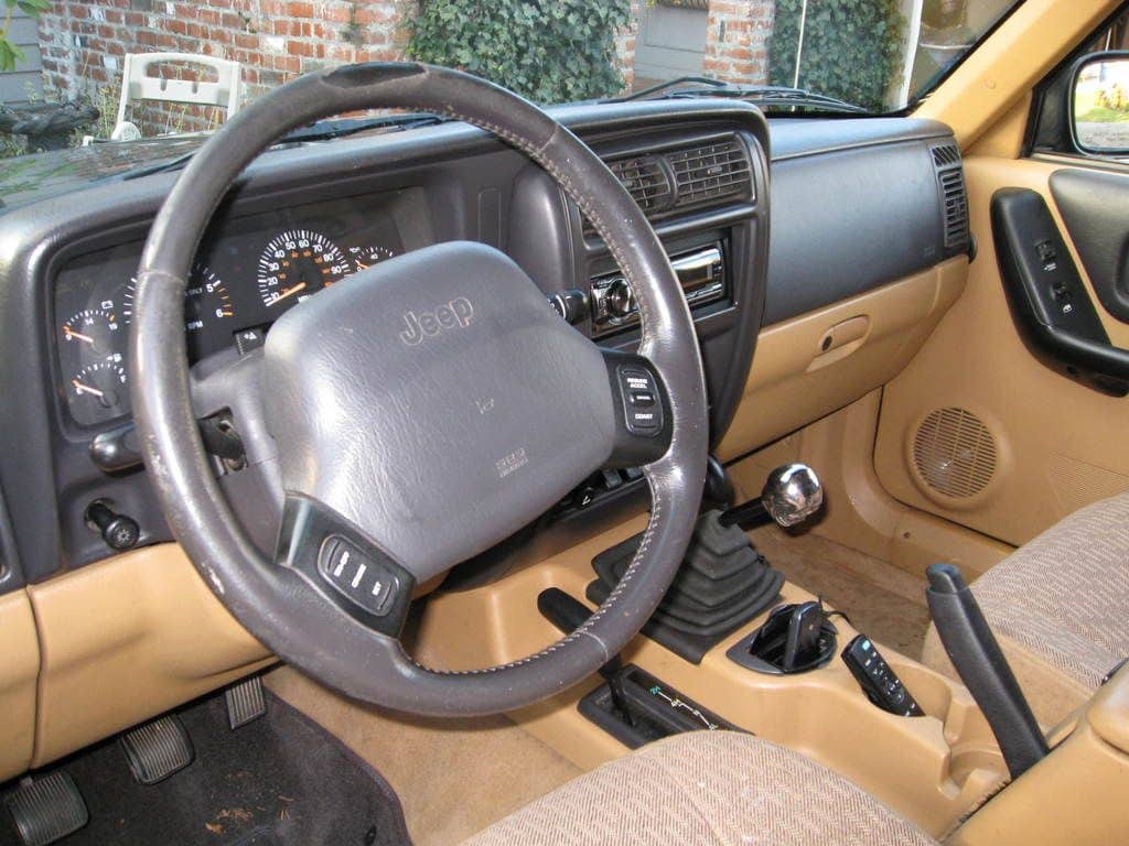 97 01 Xj Interior Colors Two Different Tan Colors Jeep