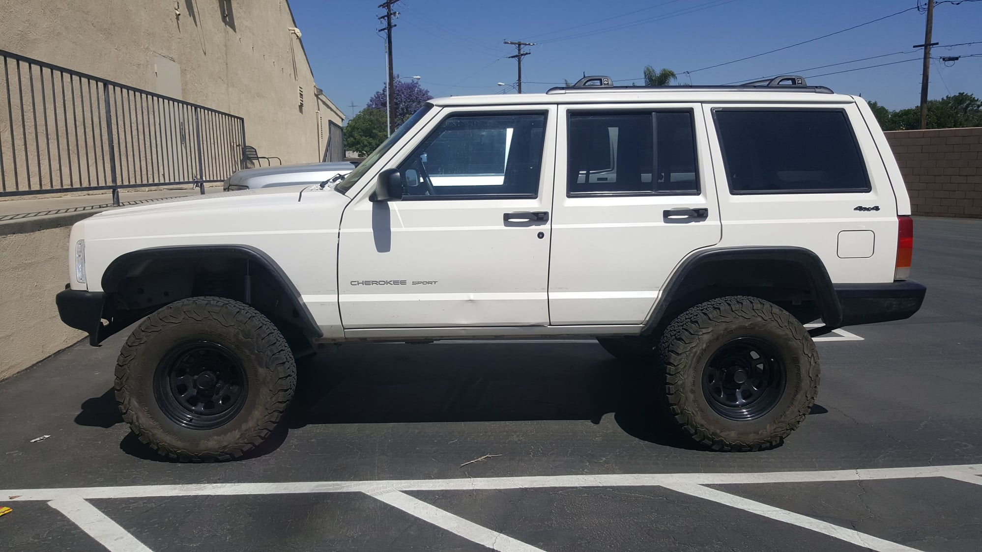 Bushwackers w/ 33s and 4.5in lift Jeep Cherokee Forum