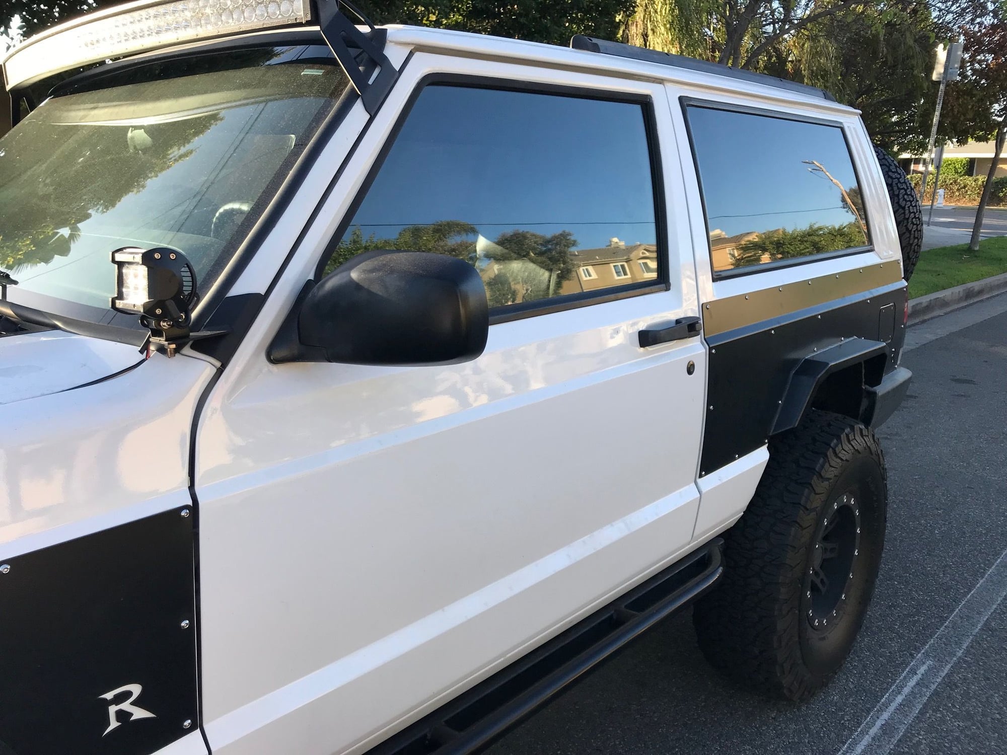 Driver Door doesnt Seal. Car Washes Impossible. Bigger rubber lining? -  Jeep Cherokee Forum