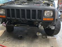 Got the mount on ok. This one was a bit of a challenge as this Jeep had been in a pretty serious hit to the front end. Took some muscle, hammer time, and determination to get the Jeep to cooperate 😂