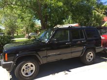 Looks much better without the pinstripe.