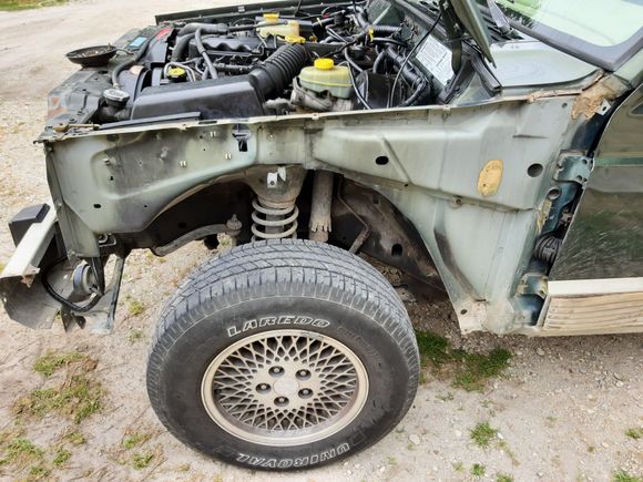 Firat thing is did was pull the whole header panel and fender off.