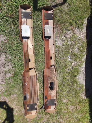 Here's the Commanche vented lower dash next to my 96 XJ one. They are very similar with only a few differences changed throught the years.