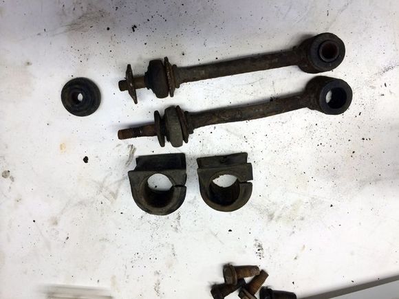 Broke a sway bar connector installing the lift.  I went without for a while but I didn't really care for the boatlike experience so these guys got replaced.  The bushings were a little shot.