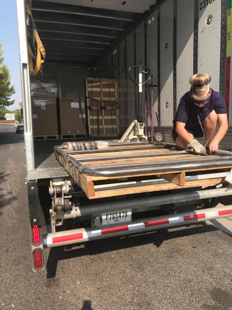 Arrival. The driver helped unpack and took the pallet 😁