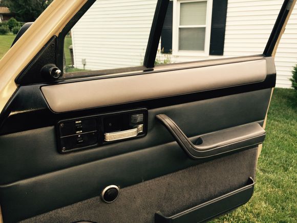 Black on the things above the door panel