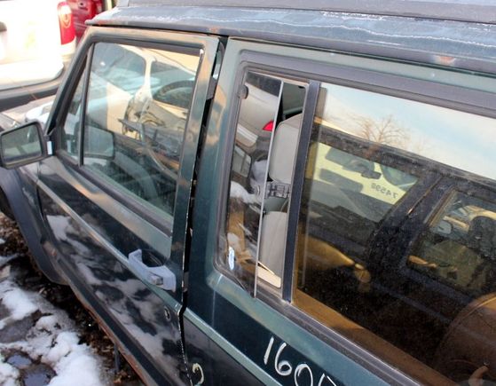 Rear vent windows.