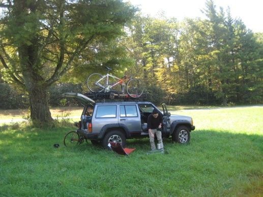 Mide ride lunch break along the Blue Ridge Parkway