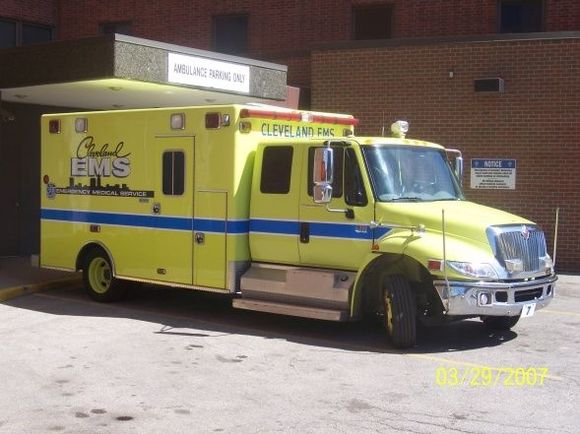 Bus 7 outside of St. Vincents ED.