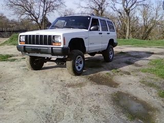 4.5 lift on installed in my front street rough country lift