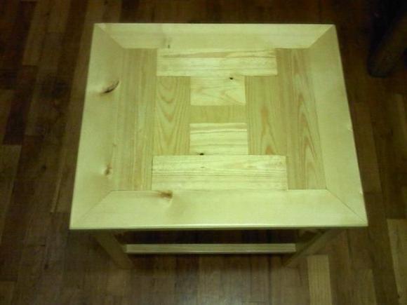 I thought that the crossing grain patterns was a cool look.  With the pine it gives a very deep look.  This one was made out of cheapo menards pine.