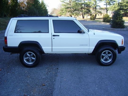 2000 CHEROKEE 2 DOOR 4 0L AUTO 013