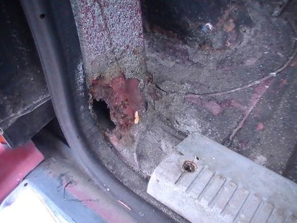 Nasty nasty! just found this one when i was running some wiring!