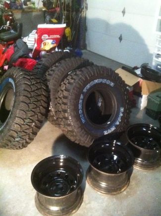 35 inch mickey thompsons on 15x10 wheels