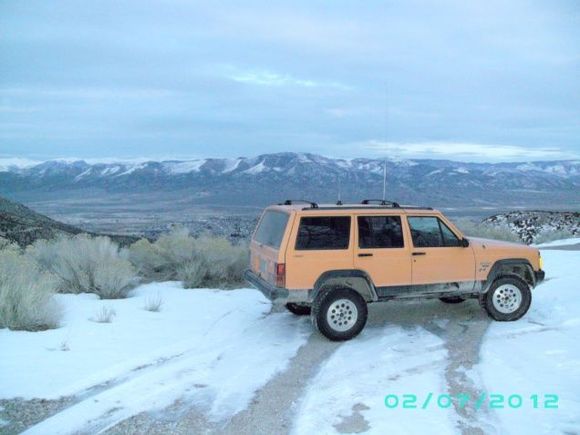Playing in the mountains.
2.5" lift leafs, my a$$! Measured 21.25 from axle center to the flare when I put them on. Now, 3-weeks later, it still measures 20.625" to the center of the flare, and that is carrying over 200lbs of stuff in the back!