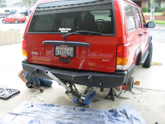 Starting on the rear shocks