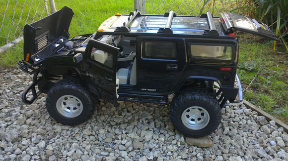 Sorry not my XJ but its a interesting RC Hummer.Ill find the pics of my XJ