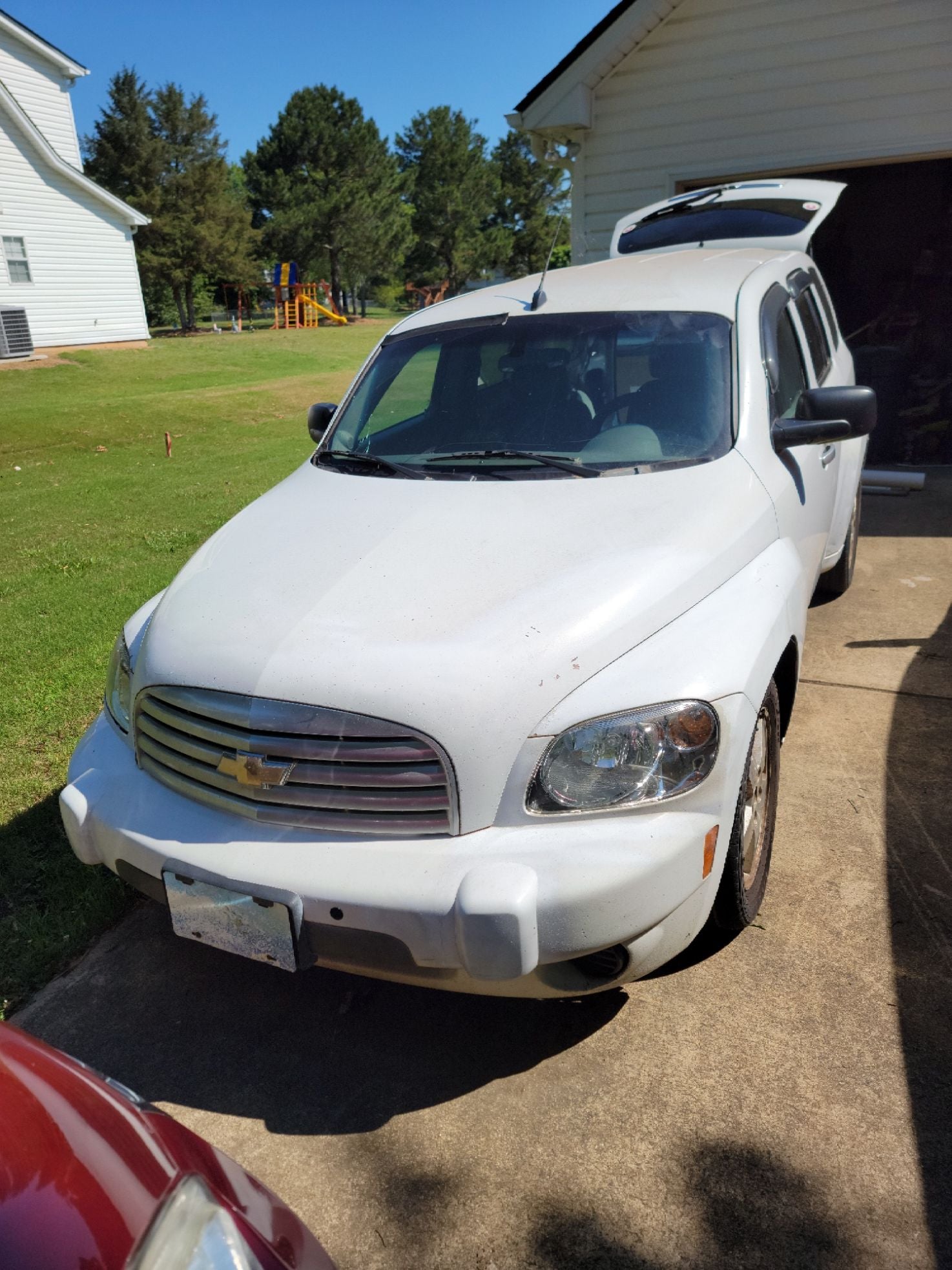 2011 Chevrolet HHR - HHR Project car possibly for HHR truck - Used - VIN 3GNDA13DX7S622912 - 385,961 Miles - 4 cyl - 2WD - Automatic - Wagon - White - Bethlehem, GA 30620, United States
