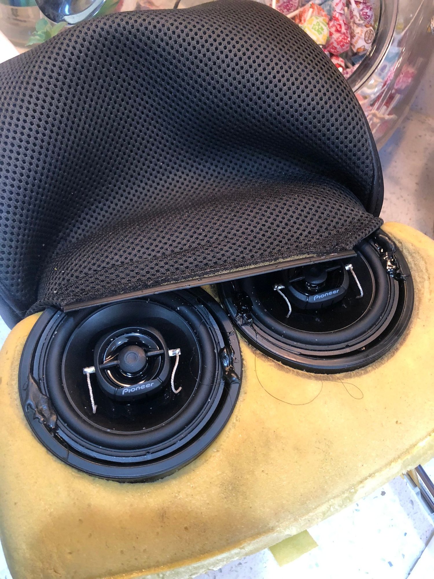 Headrest speakers Chevy HHR Network