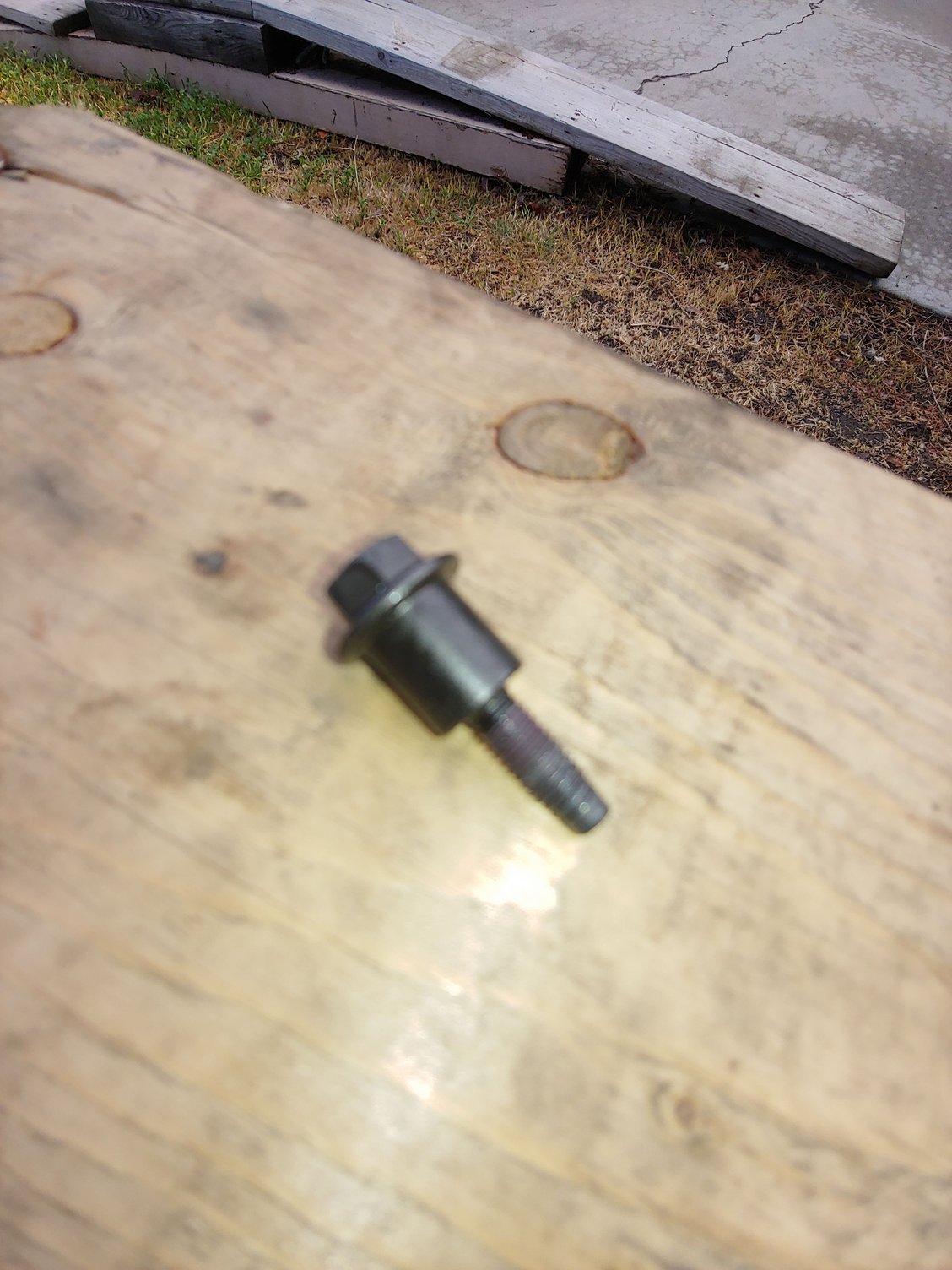 Howto install upgraded timing chain guide bolt Chevy HHR Network