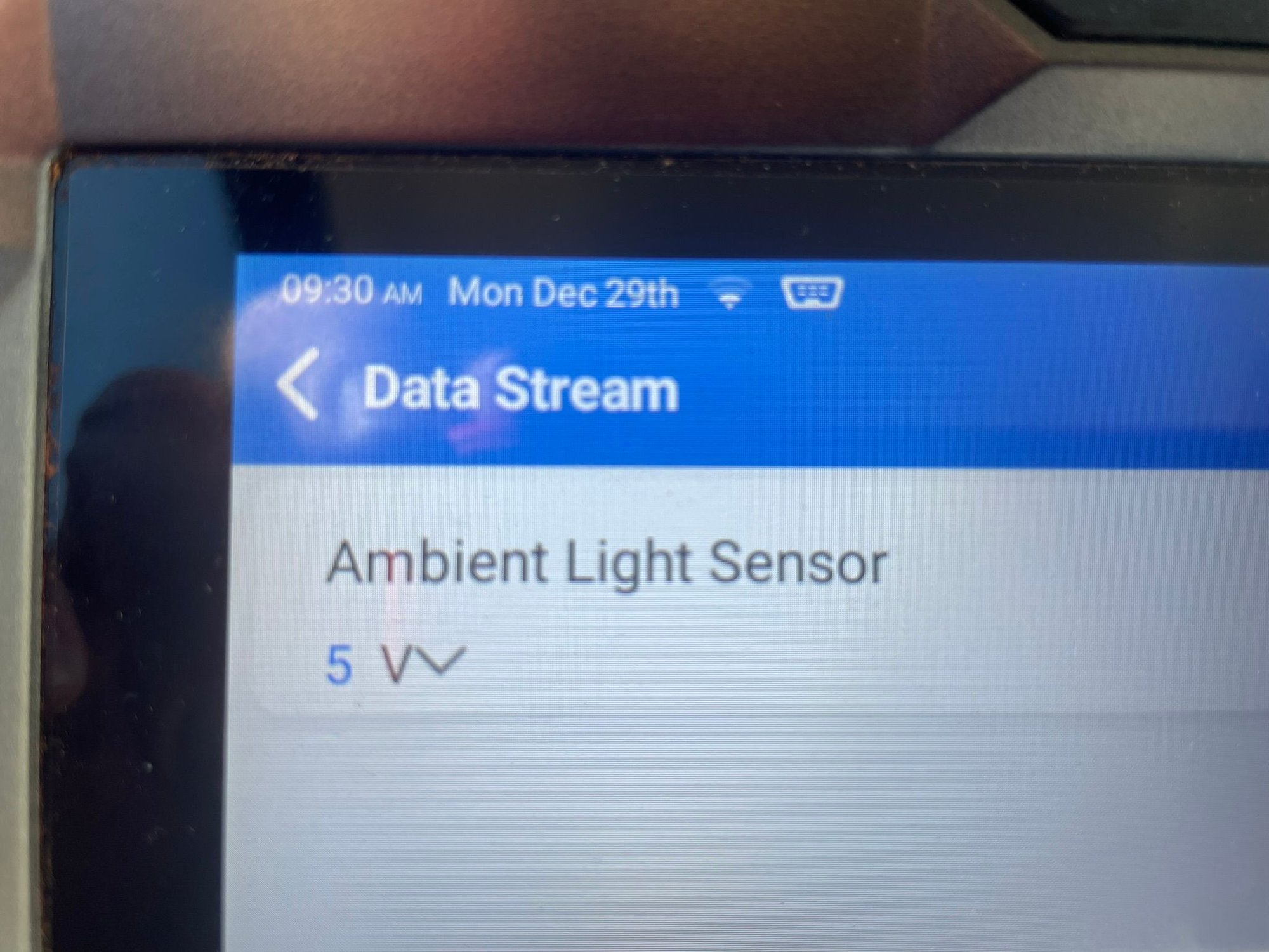 This is what the BCM sees from the the ambient light sensor in bright daylight with the engine running. The dash lights should be bright, but they are dim as if it were night.