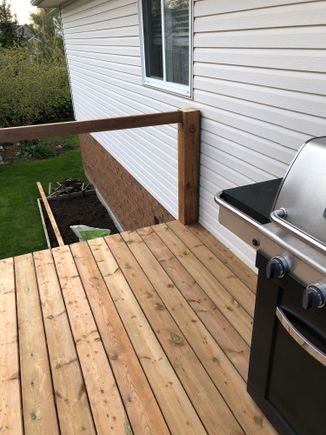 I put up a new railing, new 6x6 posts , go big or go home , right , the posts are to match our fence with 6x6 posts and 1 x 6 fence boards, I’ll finish the railing and privacy fence tomorrow 
