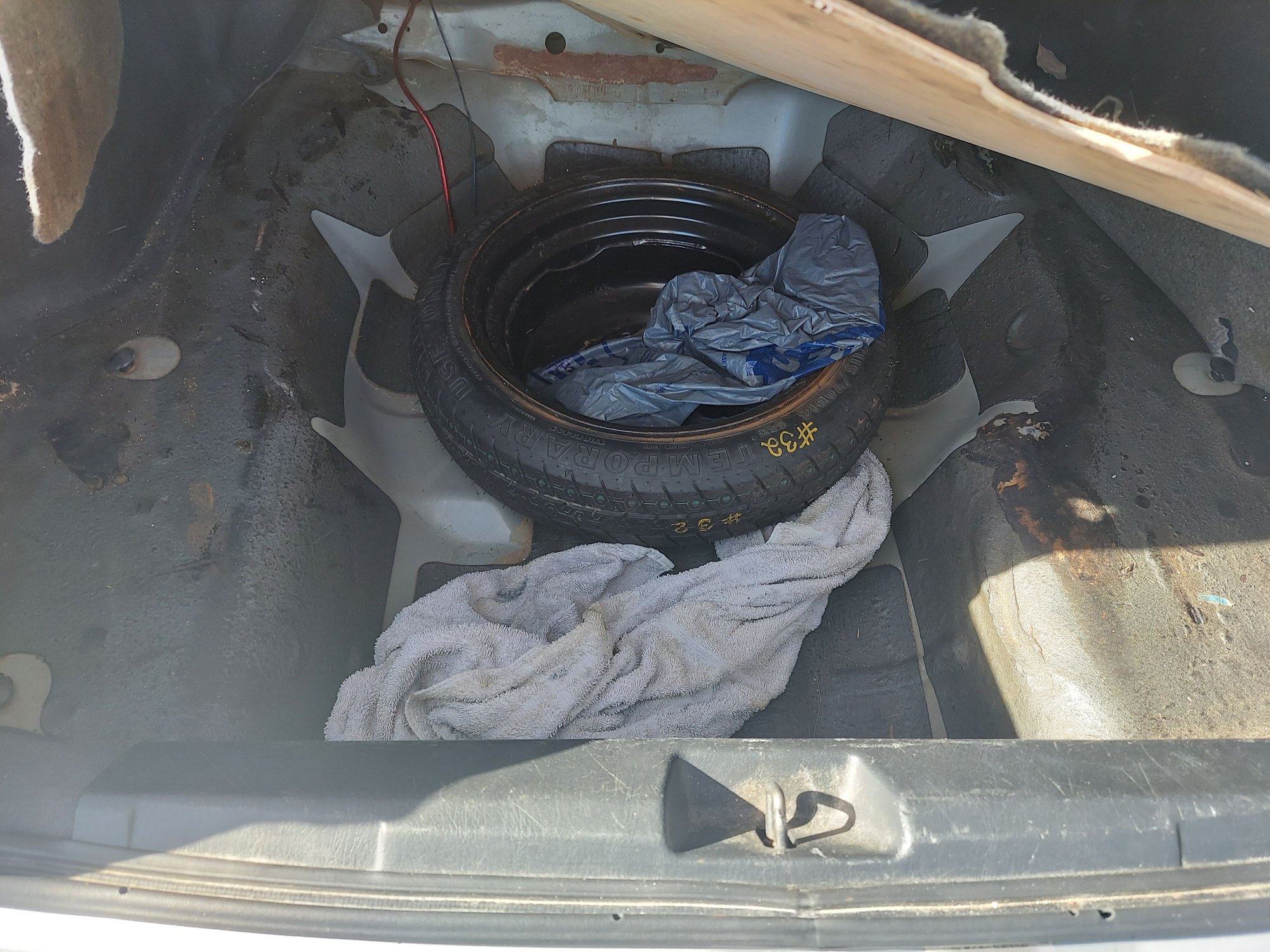 2003 Honda Civic - Honda Civic 2003 LX - Used - VIN 1HGEM22653L032440 - 252,377 Miles - 4 cyl - 2WD - Automatic - Coupe - Silver - Newhall, CA 91321, United States