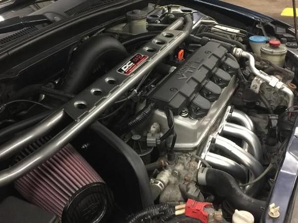 This is how the engine bay looks now K&amp;N Shott Ram Intake, DC Sports Strut Bar and DC Sports Ceramic Header installed