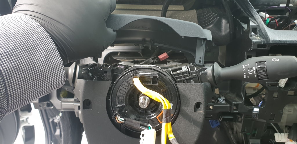 [HOW-TO] Dash Disassembly - ClubLexus - Lexus Forum Discussion