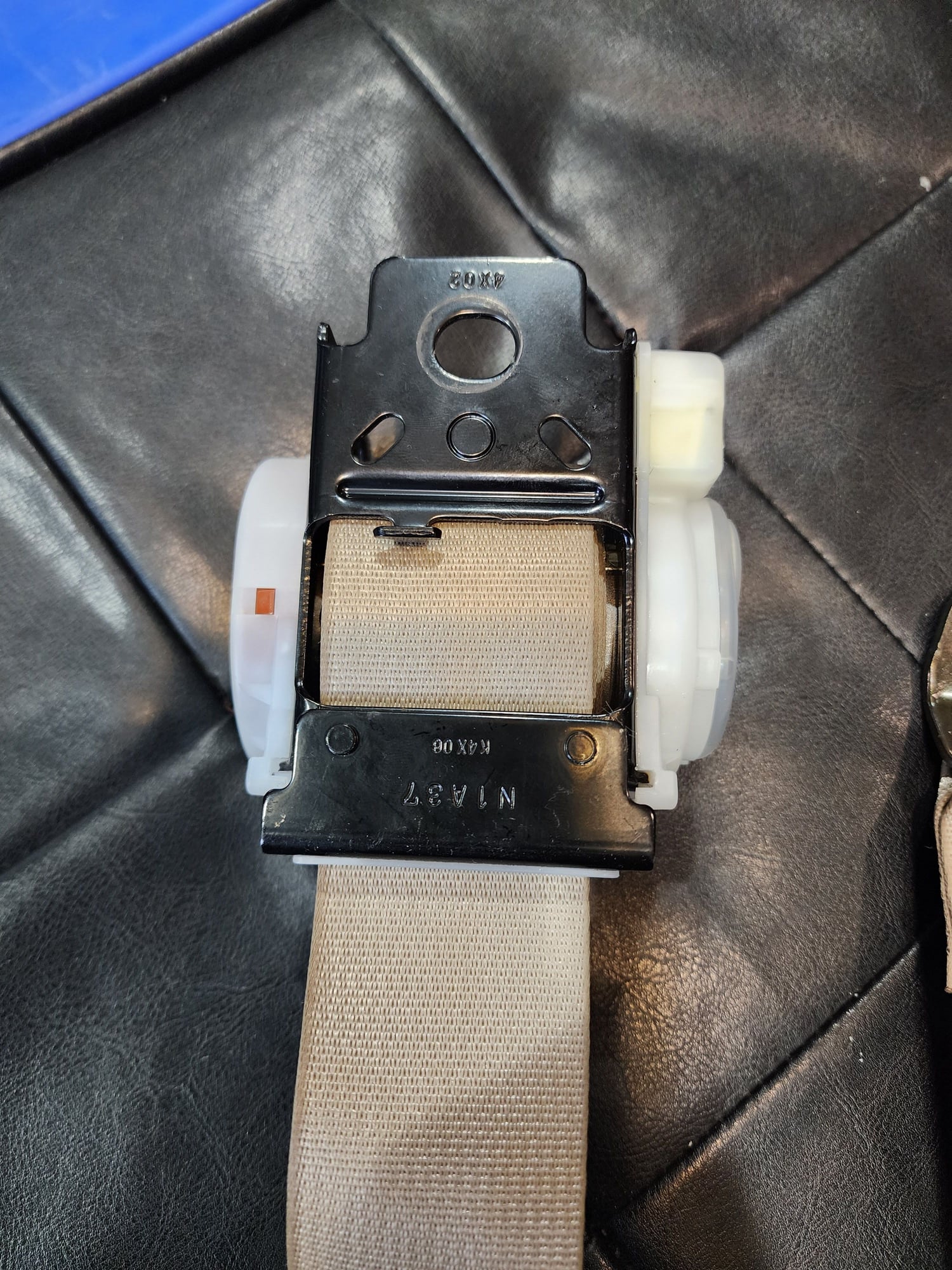 Interior/Upholstery - GX470 Rear Middle Passenger Seat Belt - Used - 2002 to 2008 Lexus GX470 - Harrod, OH 45850, United States
