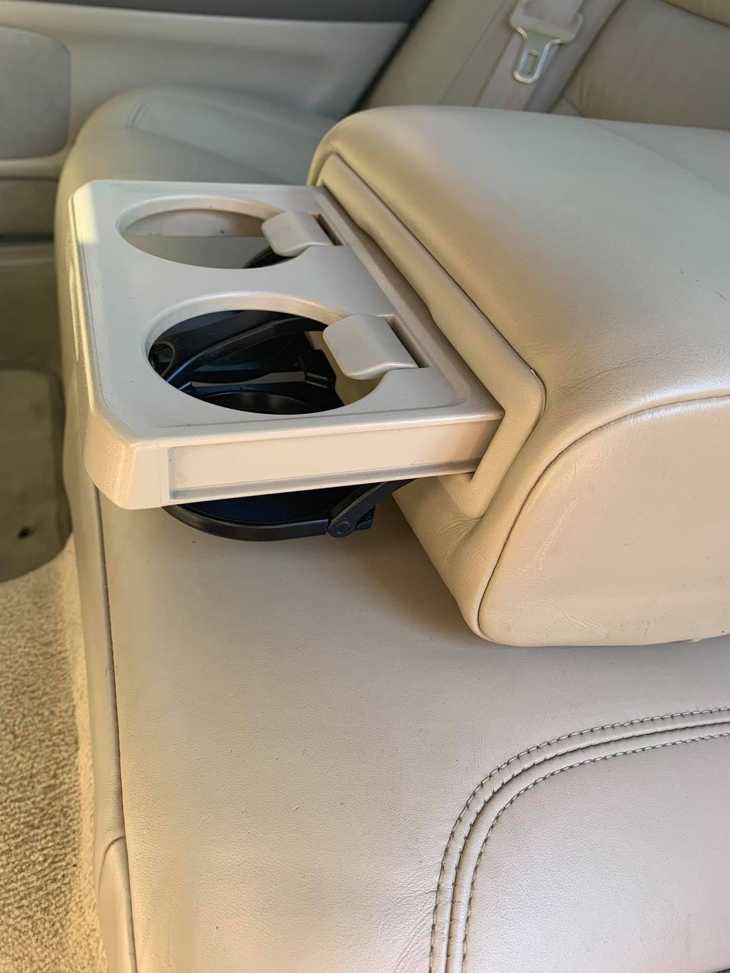 Rear armrest cup holders photo needed ClubLexus Lexus Forum Discussion