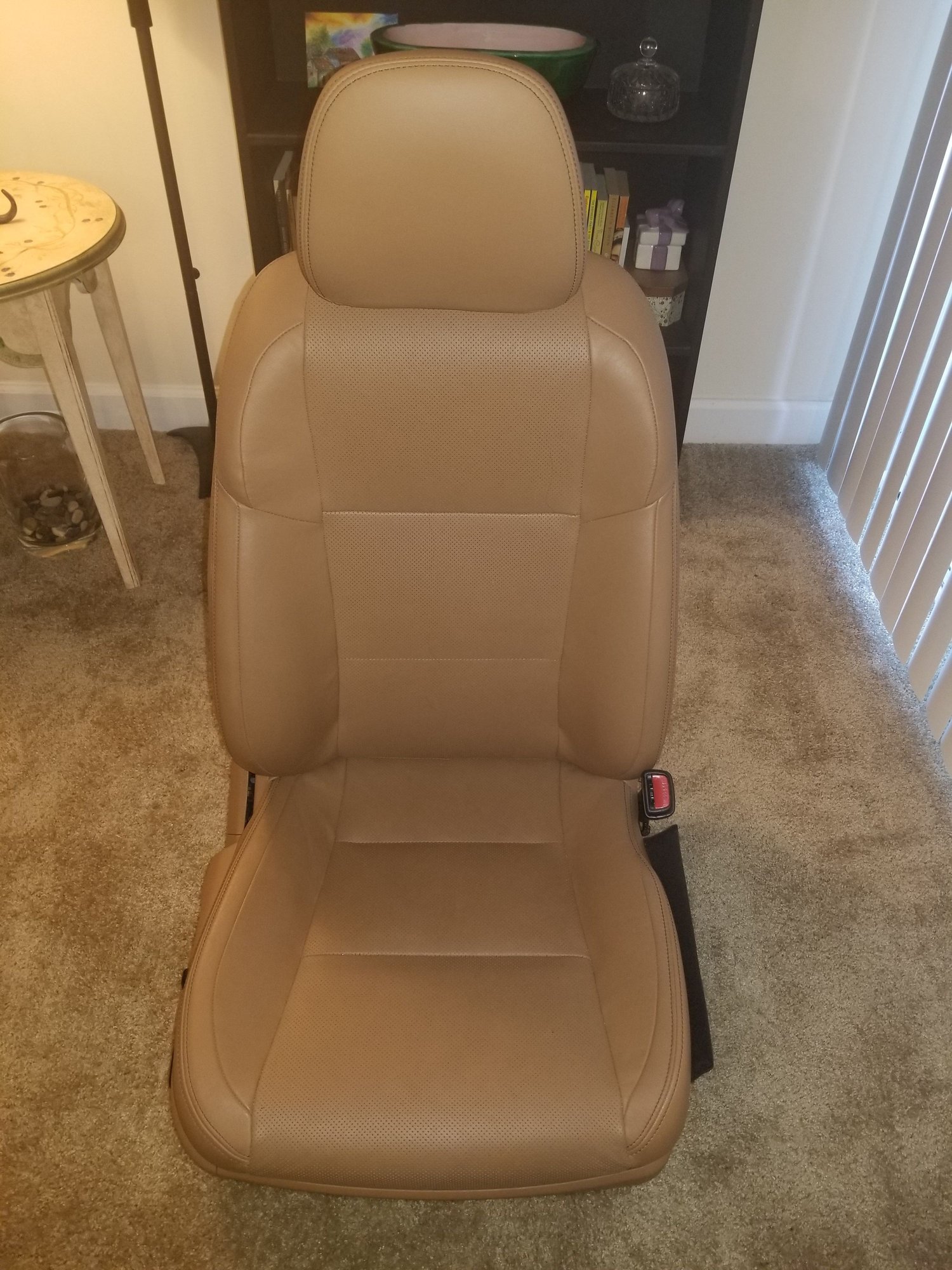 Interior/Upholstery - 2013-2019 Lexus GS Front Seat Flaxen Heat Ventilated 10 way power Excellent Condition - Used - 2013 to 2019 Lexus GS350 - 2013 to 2019 Lexus GS450h - Falls Church, VA 22043, United States