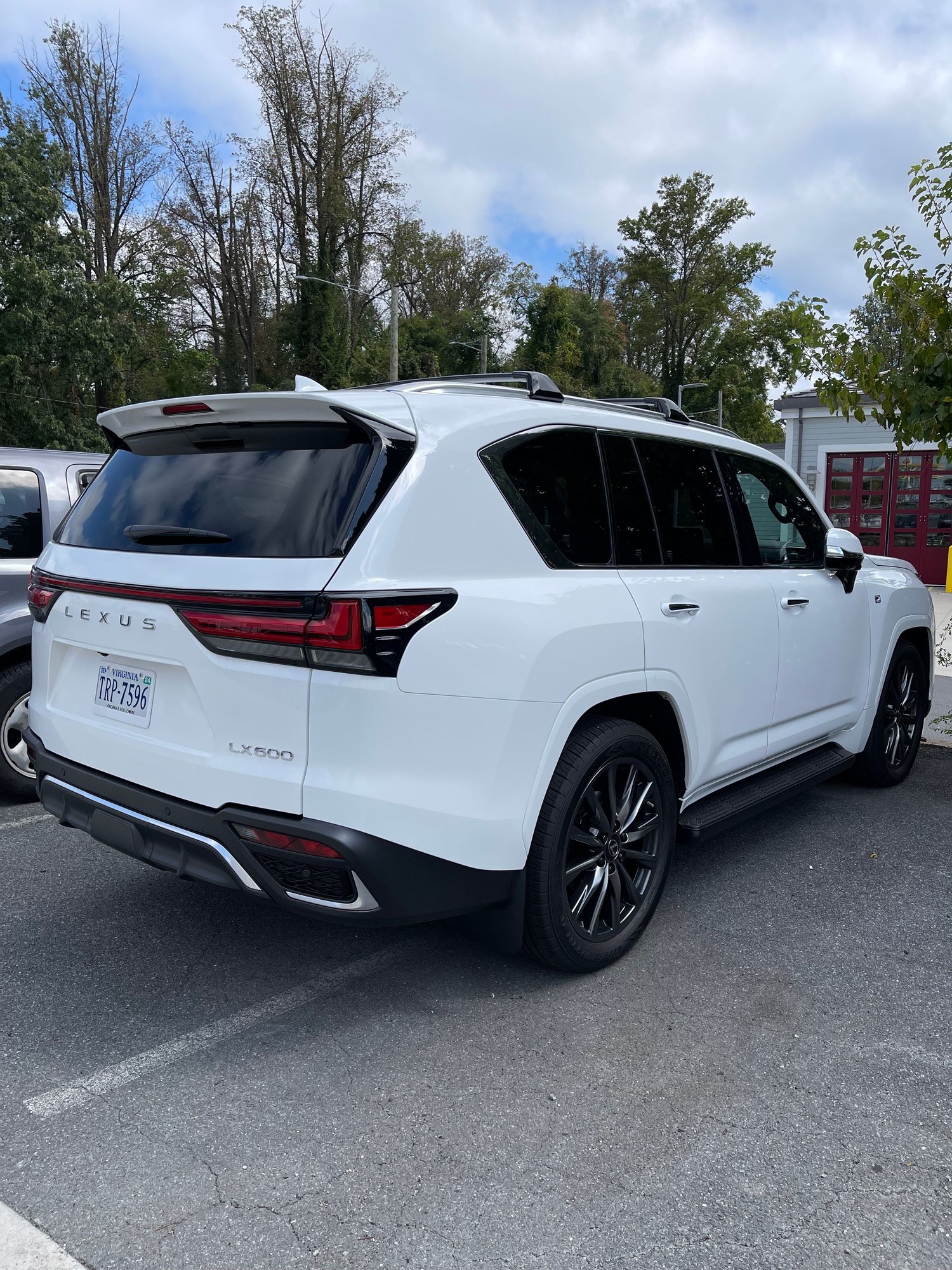 2023 Lexus LX - 2023 Lexus LX600 F Sport - Used - VIN JTJMB7CX0P4033044 - 70 Miles - 6 cyl - AWD - Automatic - SUV - White - Annandale, VA 22003, United States